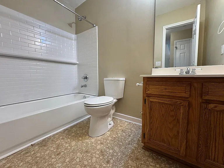 155 Lorraine Dr — Photo 12