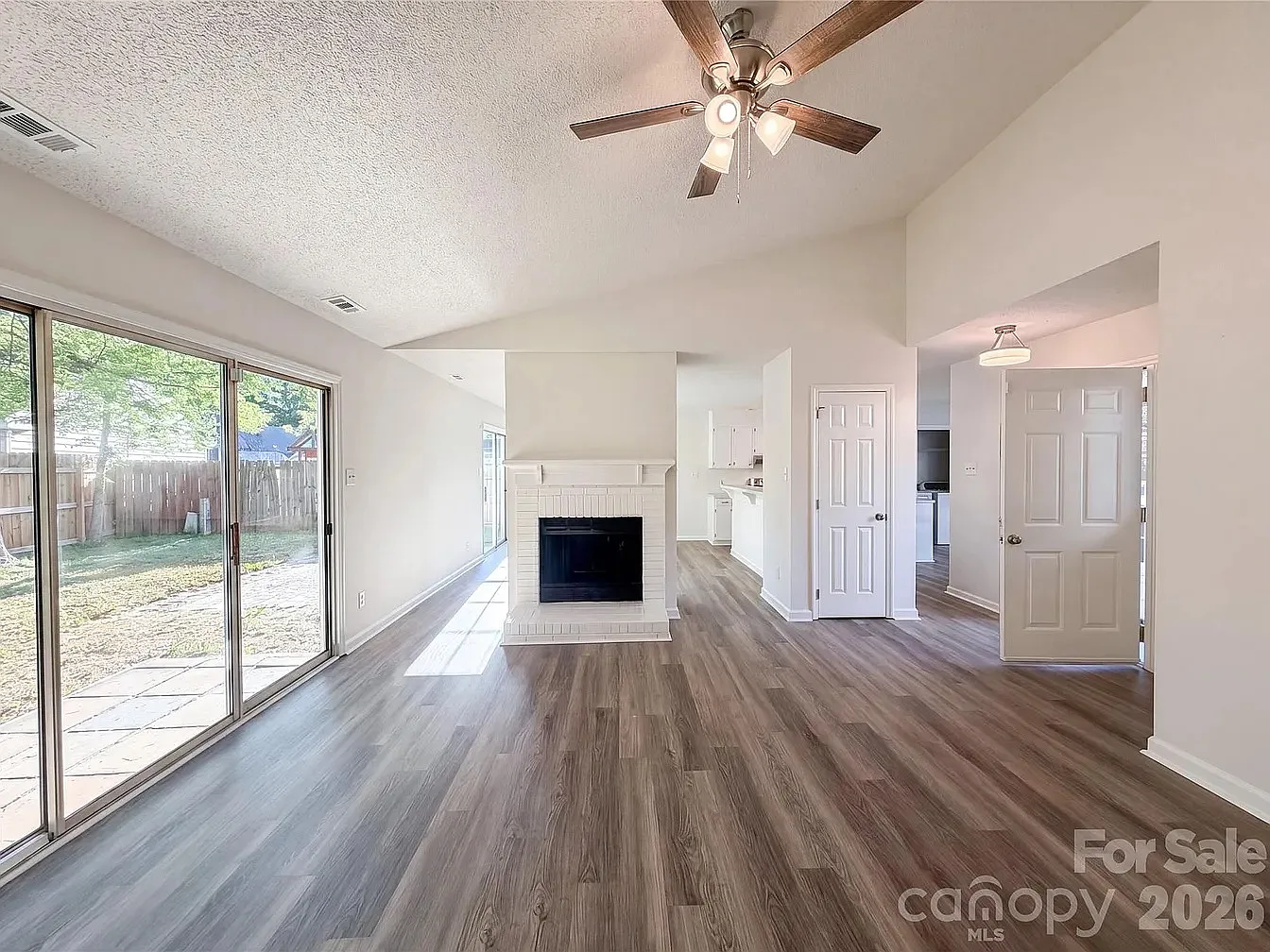 3 bed, 1203 sqft, $1,745 — Photo 3