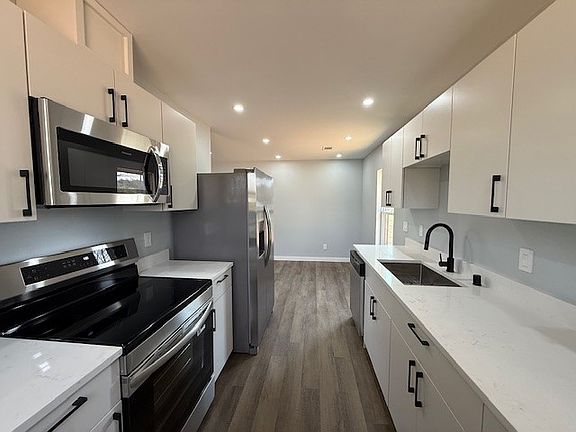 3rd image of 202 Cross Rd