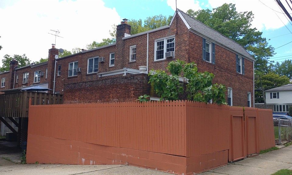 2nd image of 3201 163rd St