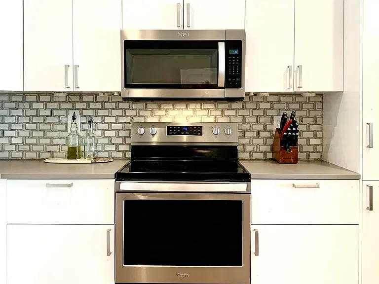 1461 Broadway #301 — Photo 2