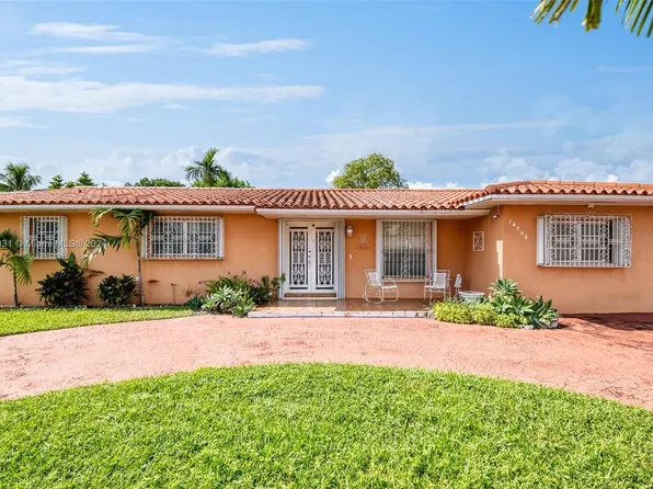 10204 SW 1st St, Sweetwater, FL 33174