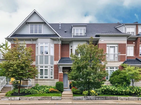 112 Waterside Dr, Mississauga, ON L5G 4T8