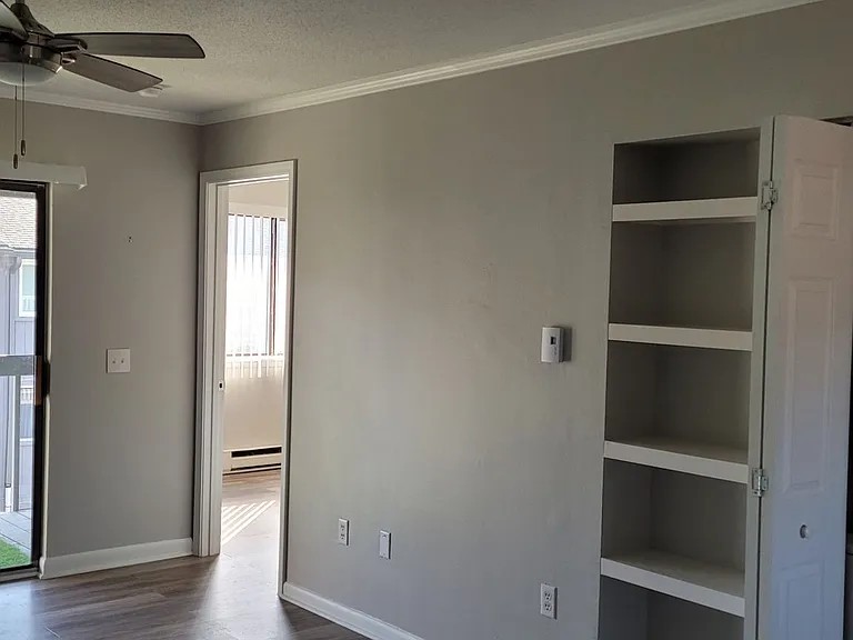 475 Meadowview Dr #B306 — Photo 5
