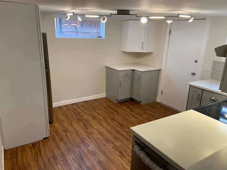 605 Edwards St #B — Photo 12