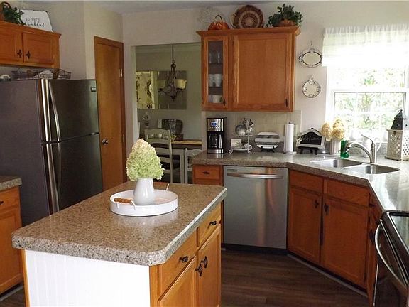 5th image of 4031 Hunters Brook Ct