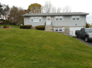 215 Dana Ln, Meriden, CT 06451