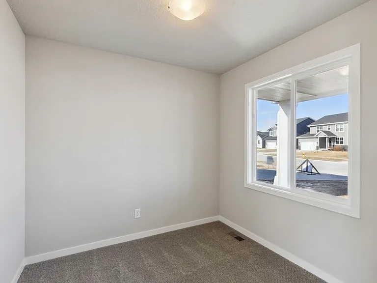 430 NW Compass Ave — Photo 5