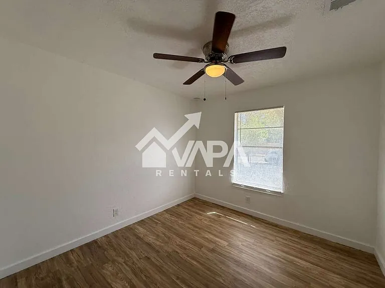 7831 Gallop Dr — Photo 16