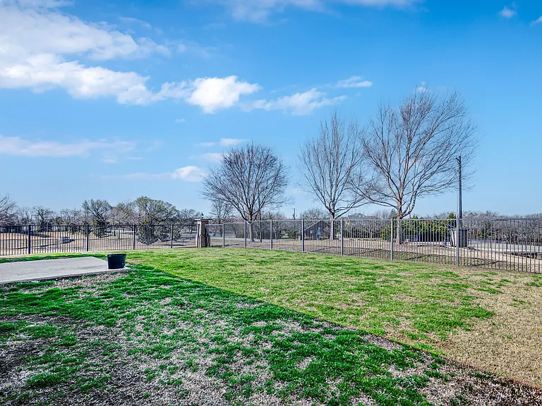 4001 Eaton Park Dr — Photo 24