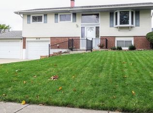 21W222 Ahlstrand Rd, Lombard, IL 60148