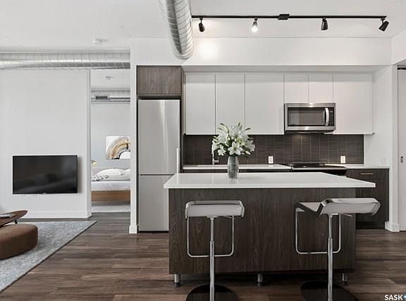 4th image of UNIT 1104-490 2nd AVENUE S