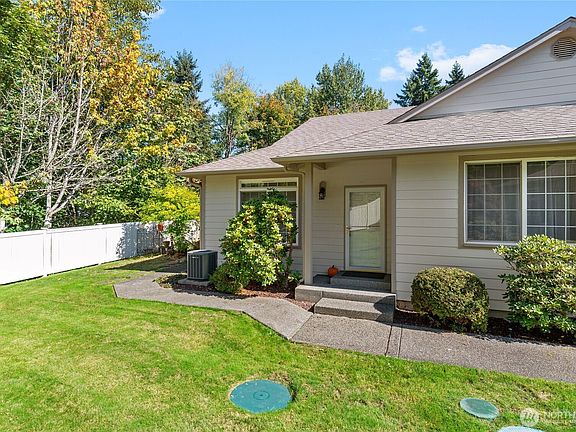 4th image of 12601 132nd Avenue Ct E