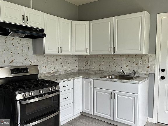 3rd image of 320 Rutherford Ave