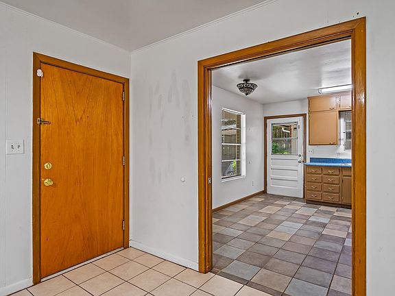 4th image of 2307 Alder Dr
