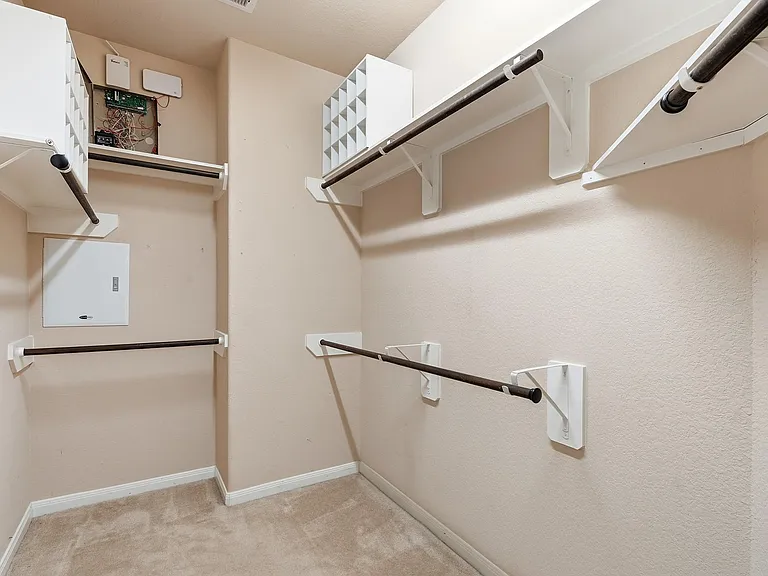 5815 Creek Crossing Ct — Photo 26