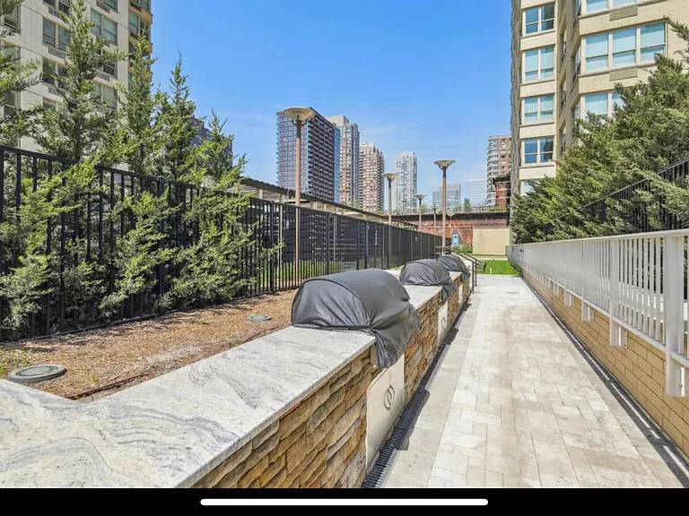 88 Morgan St #403 — Photo 15