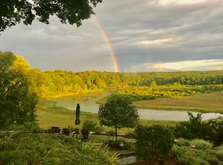 9498 Smith Rd, Waite Hill, OH