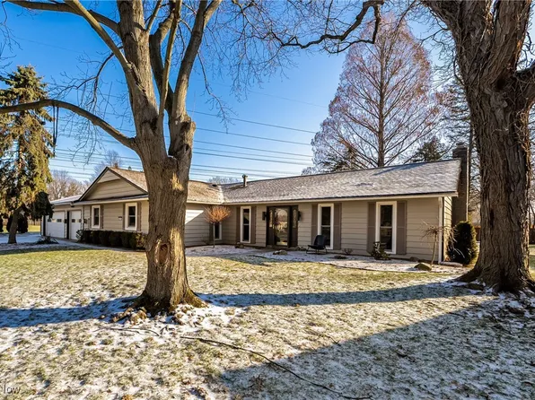 489 Merrimak Dr, Berea, OH 44017