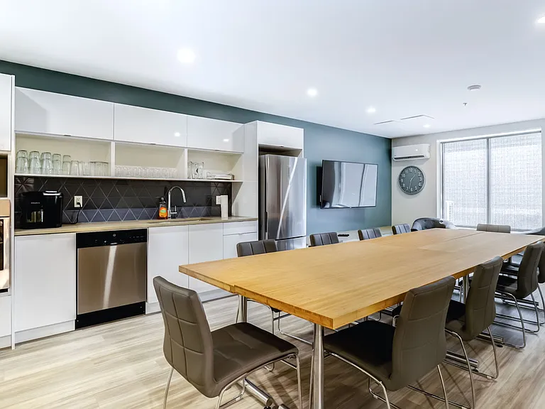 101 Ochterloney St — Photo 4