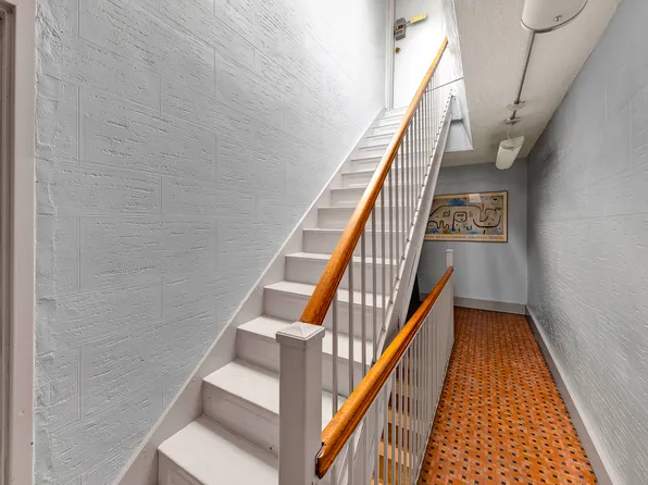 21 East 7th Street image 6 of 11