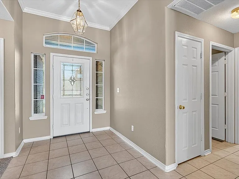 5933 Brightwood Dr — Photo 4