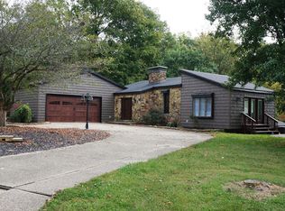 11548 Sugar Creek Ave, Mount Carmel, IL 62863