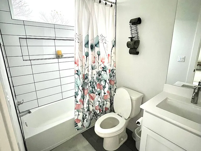 6908 Carver Ave — Photo 14