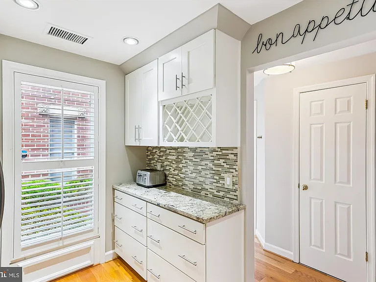 116 N Union St — Photo 24