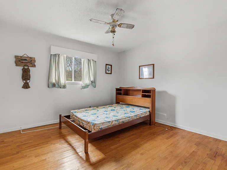 120 Essex St — Photo 2