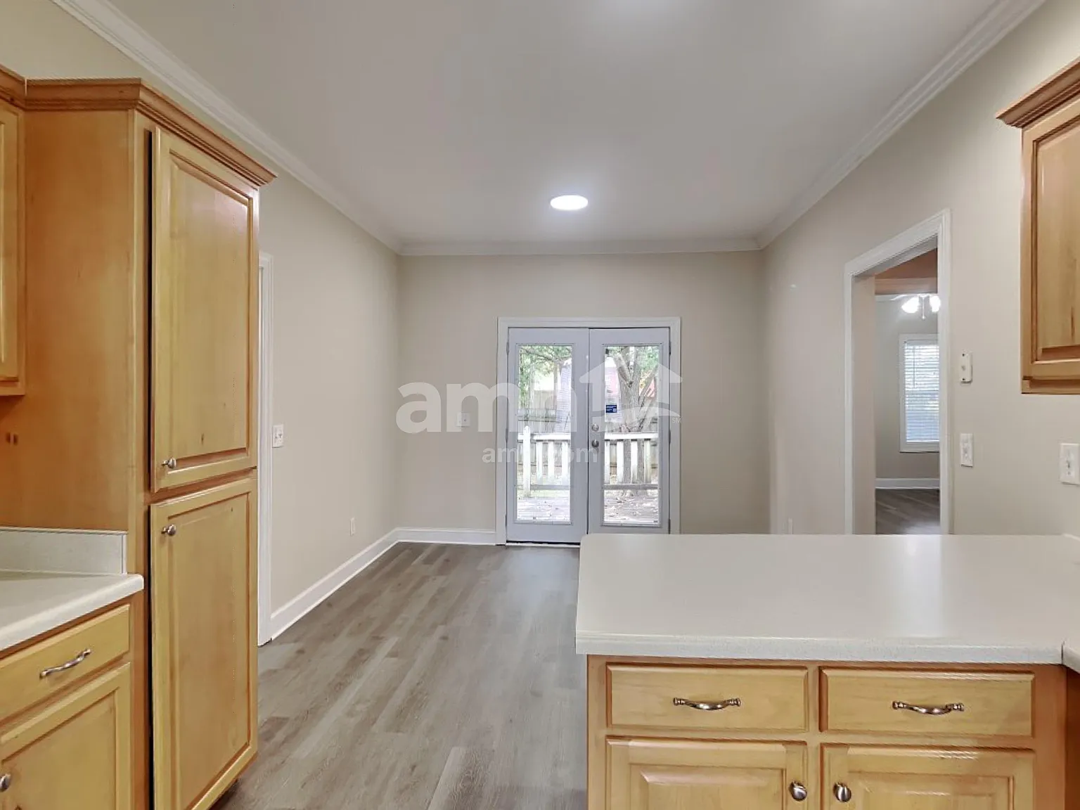 3 bed, 2.5 bath, 2447 sqft, $2,440 — Photo 4