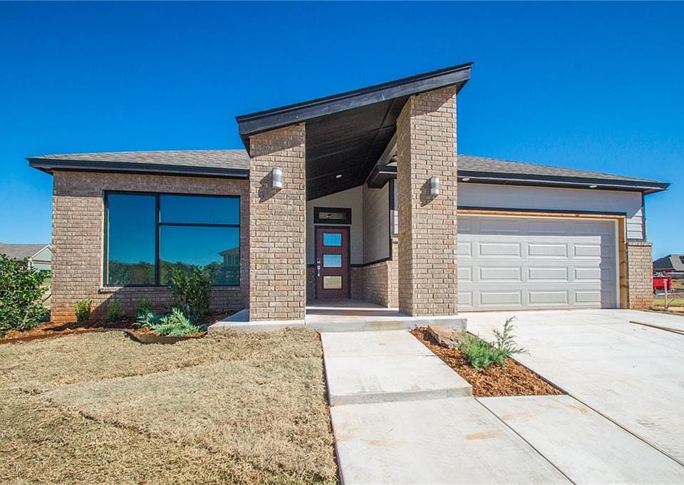 1st image of 18008 Chisholm Creek Farms Ln