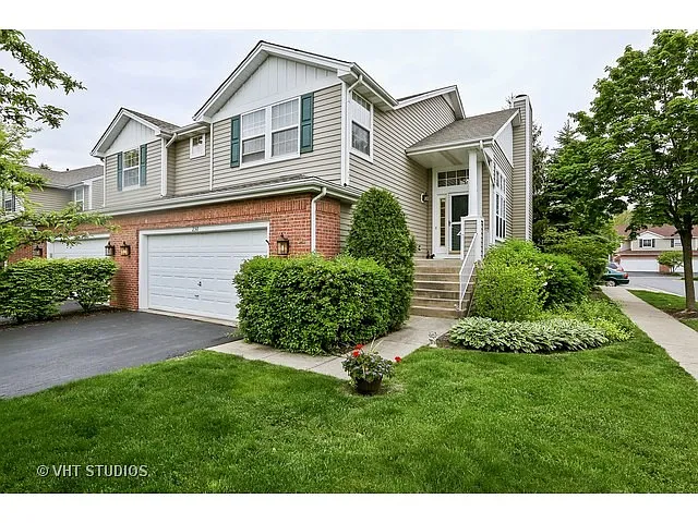 250 Waverly Ct photo 1