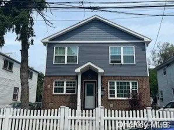 19 Hoff Court, Hempstead, NY 11550