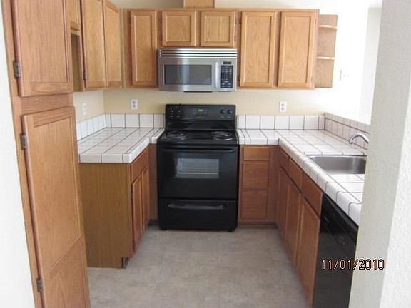 2nd image of 1614 Parkview Green Cir