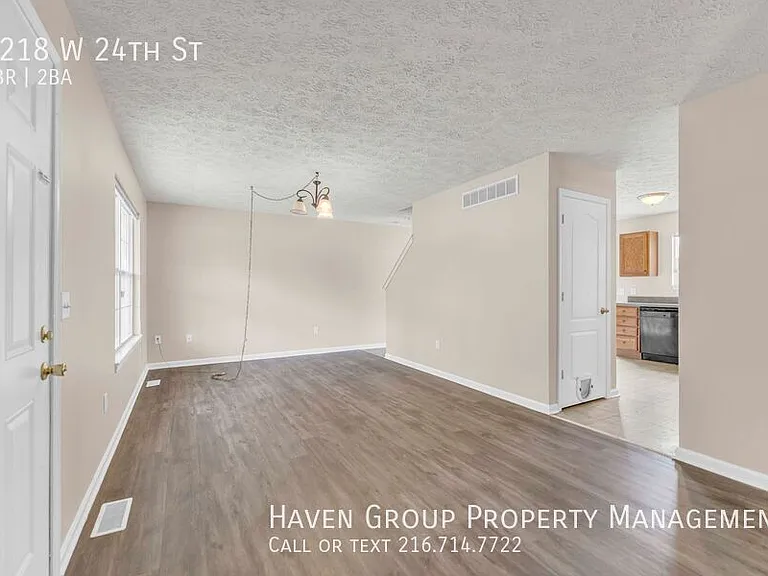 1218 W 24th St — Photo 4