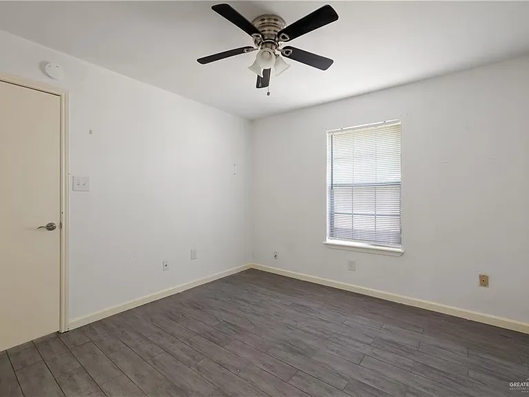 901 Galveston Ave #C — Photo 12