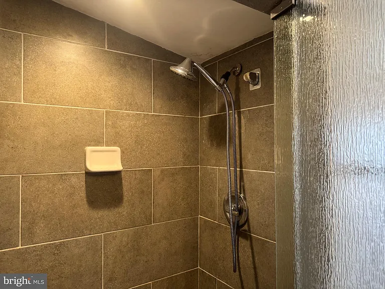 104 Linden St #2 — Photo 13