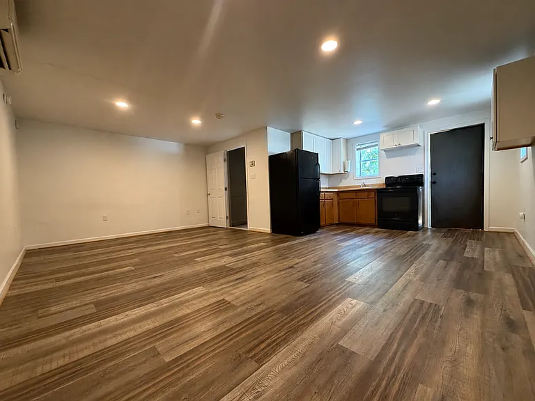 406 Cedar Lane Rd #B — Photo 4