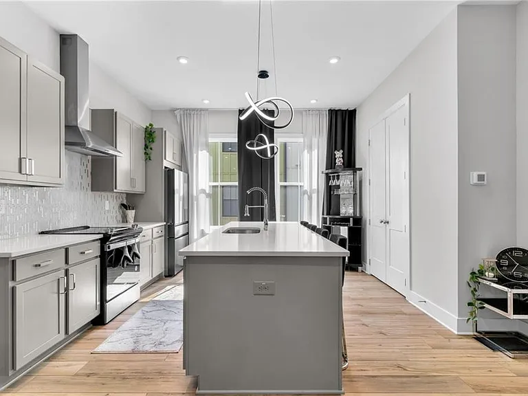1321 Breezy St SE — Photo 8