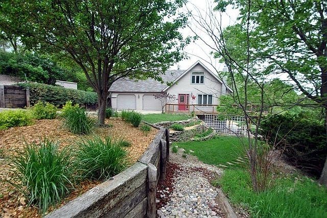 Pending: 139 Madison Dr, Yankton, SD 57078