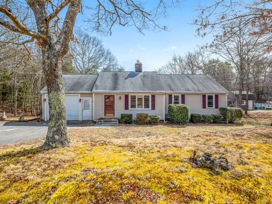30 Portside Dr, Bourne, MA 02532