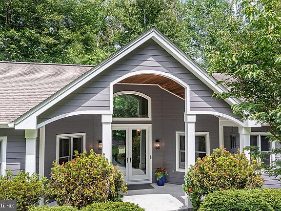 4th image of 32 Towhee Ct