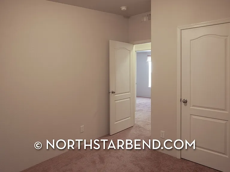 18970 Obsidian Rd — Photo 5