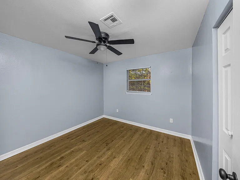 408 NW Woodridge Dr — Photo 19