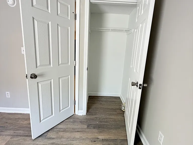 919 N Walnut St — Photo 17