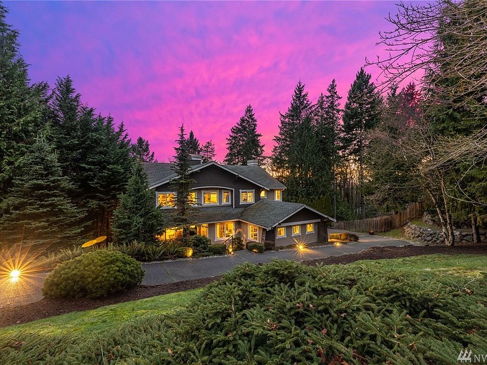 Beautifully updated Craftsman at the coveted 'top of the loop' setting in Licorice Fern - a neighborhood of luxury homes on estate-sized lots on the south side of Cougar Mountain. Original owner - first time on the market!