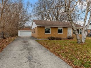 15321 Parkside Dr, Markham, IL 60428