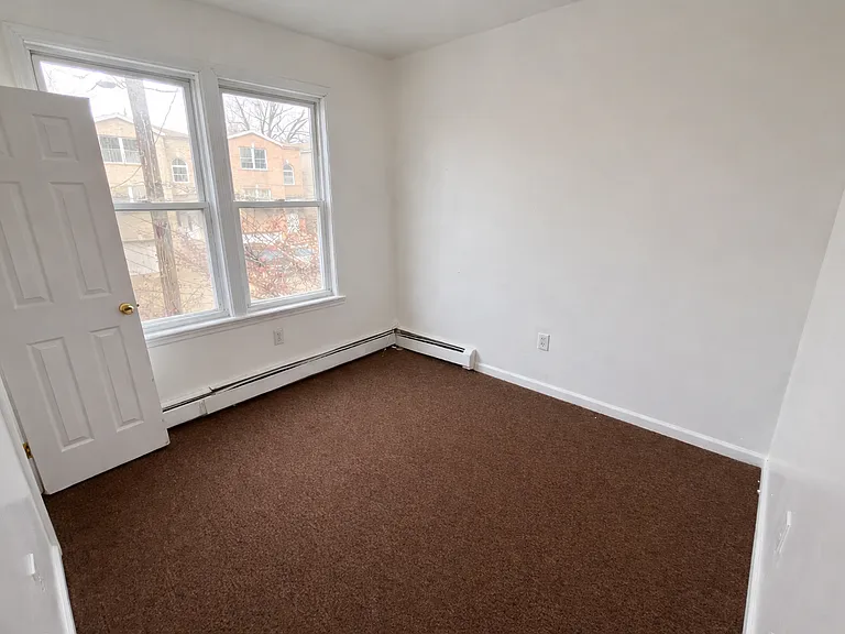 288 S 6th St #2 — Photo 2