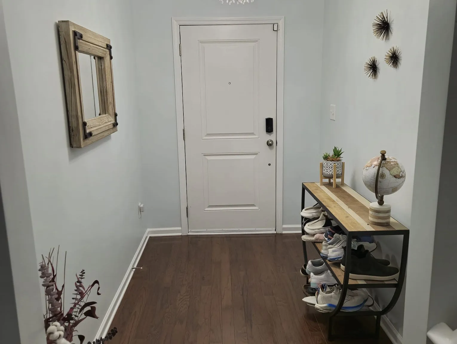 214 Hamlet Pl — Photo 2